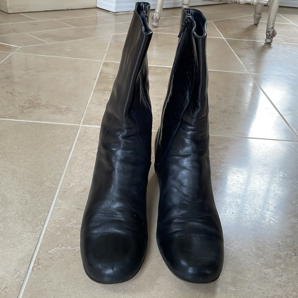 COLE HAAN Black low zipper boot. Block heel. 9.5 M leather Italy Boot comfort - Picture 2 of 16